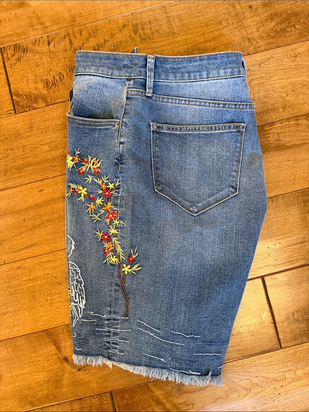 DRIFTWOOD (dw) Brielle Bermuda Embroidered Shorts - Picture 11 of 12
